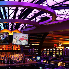 Bar & Casino